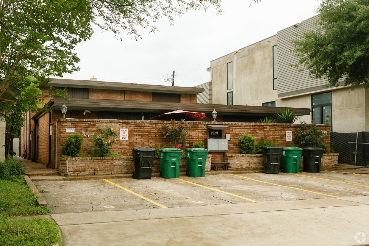 Primary Photo - Bonnie Brae Apartments