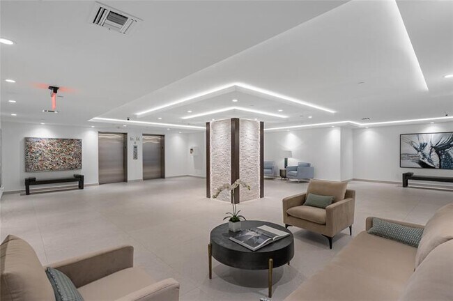 Foto del edificio - 777 Bayshore Dr
