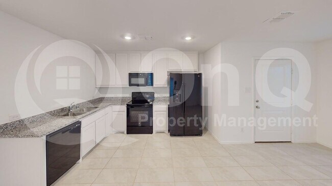 Building Photo - 204 Thresher Ln