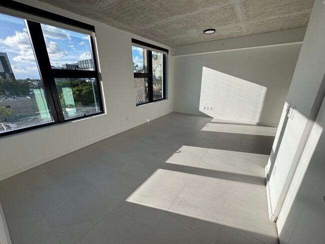 Foto del edificio - 264 NW 31st St