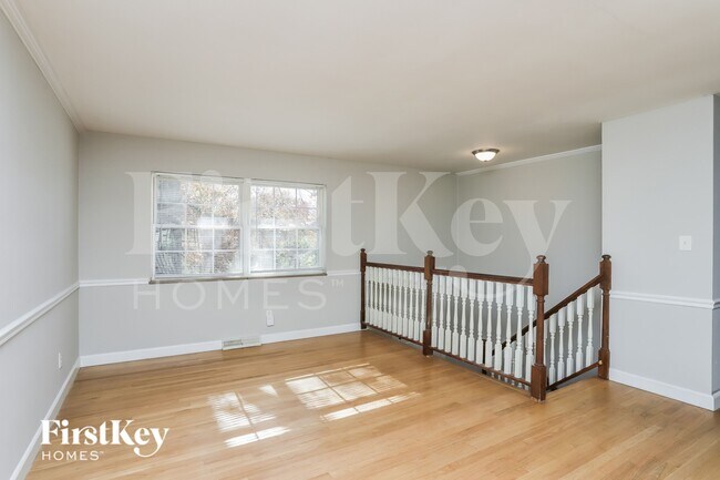 Building Photo - 105 Roland Ave