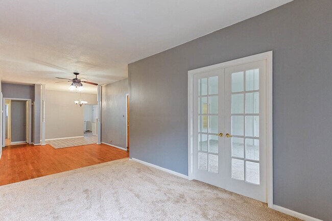 Foto del edificio - 1327 E 52nd St