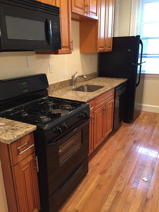 Foto principal - 129 Highland Ave