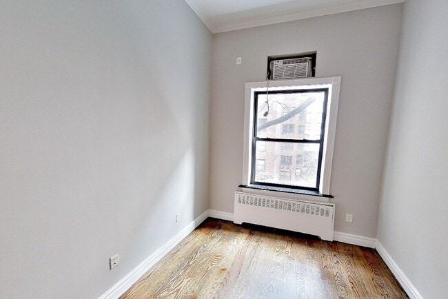 Building Photo - 138 E 16th St