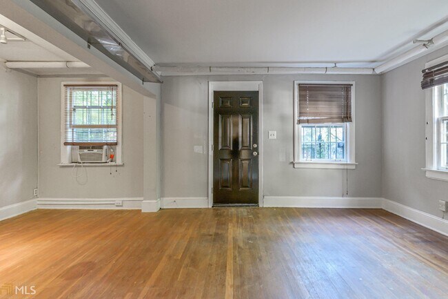 Foto del edificio - 83 26th St NW