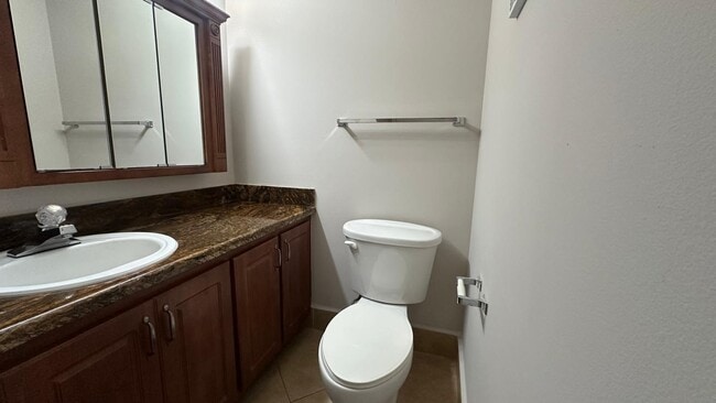 Building Photo - 3300 W Rolling Hills Cir