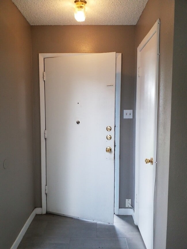 Building Photo - 17815 Glenwolf Dr