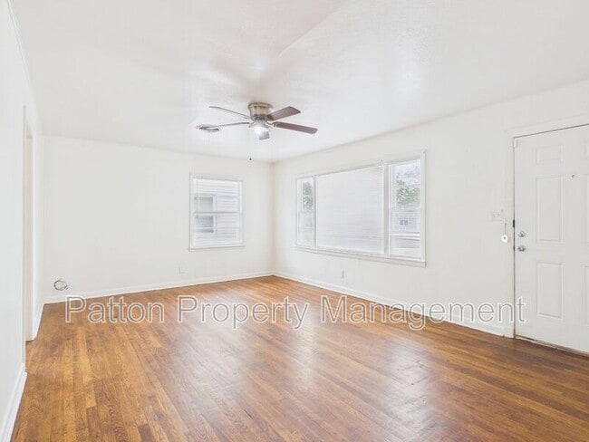 Foto del edificio - 4308 S Jackson St