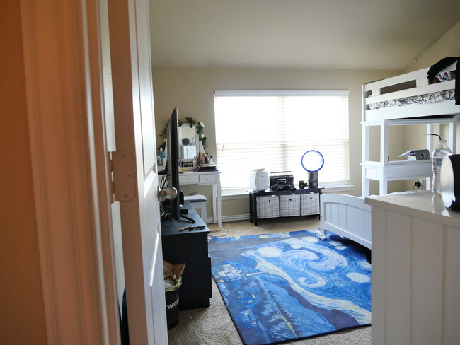 cozy bedroom - 4618 Ladyfern Way