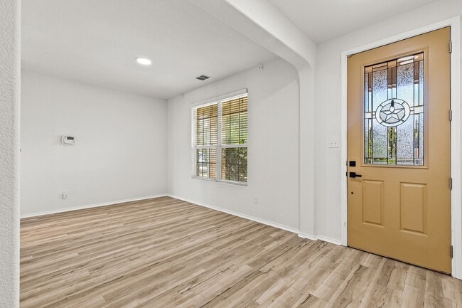 Building Photo - Fabulous 4 Bedroom Home in The Preserve at Indian Springs ~ Hot Tub ~ Great Amenities!