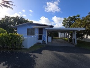 Building Photo - 413 Kihapai St