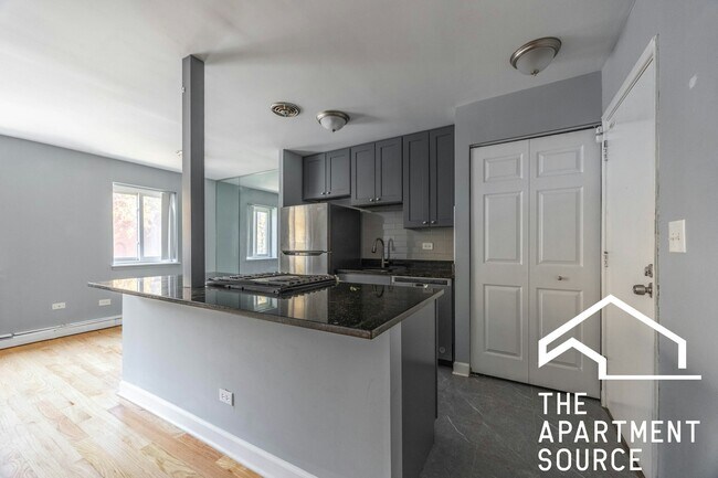 Building Photo - 667 W Grace St