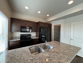 Building Photo - 2675 E 450 N