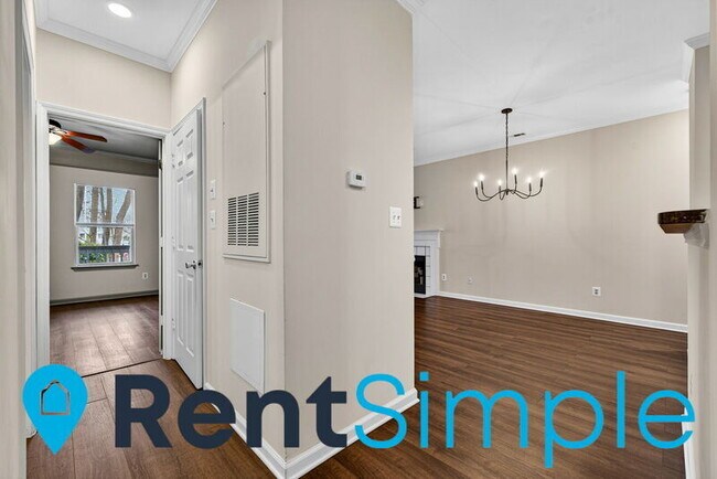 Foto del edificio - 4408 Helmsford Ln
