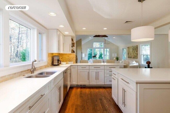 Foto del edificio - 76 W Gate Rd