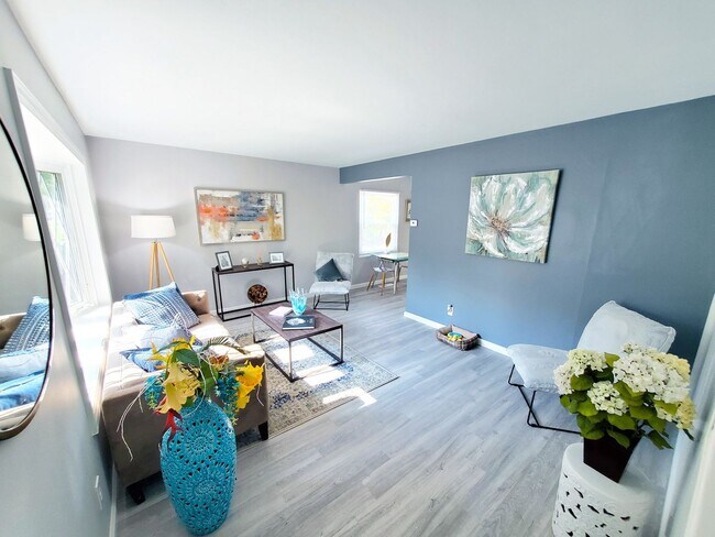 Foto del edificio - 4 Bed - 1 Bath Cape Cod for Rent