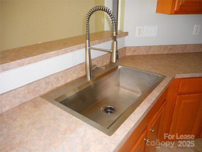 Foto del edificio - 1018 Fountainbrook Dr