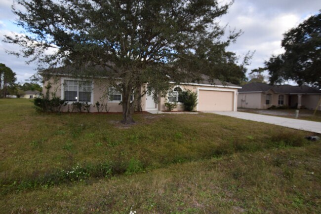 Photo - 826 Halifax Dr House