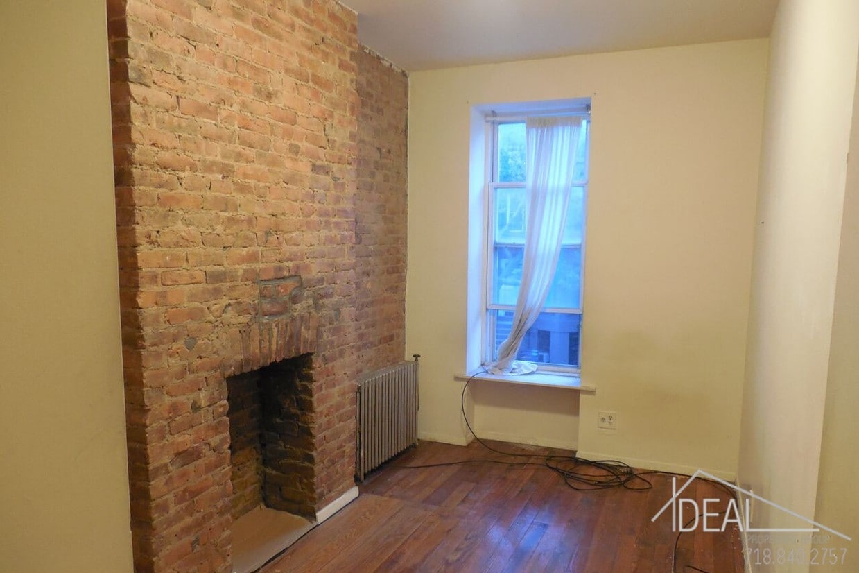 Primary Photo - 682 Degraw St