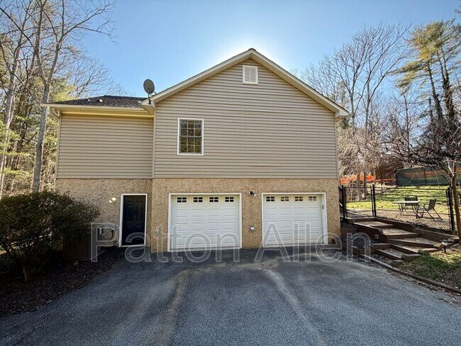 Foto del edificio - 689 New Haw Creek Rd