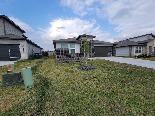 Building Photo - 12111 Bear River Dr