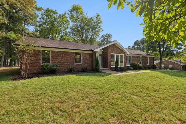 Foto del edificio - Completely renovated ranch 4BR/4BA ranch h...