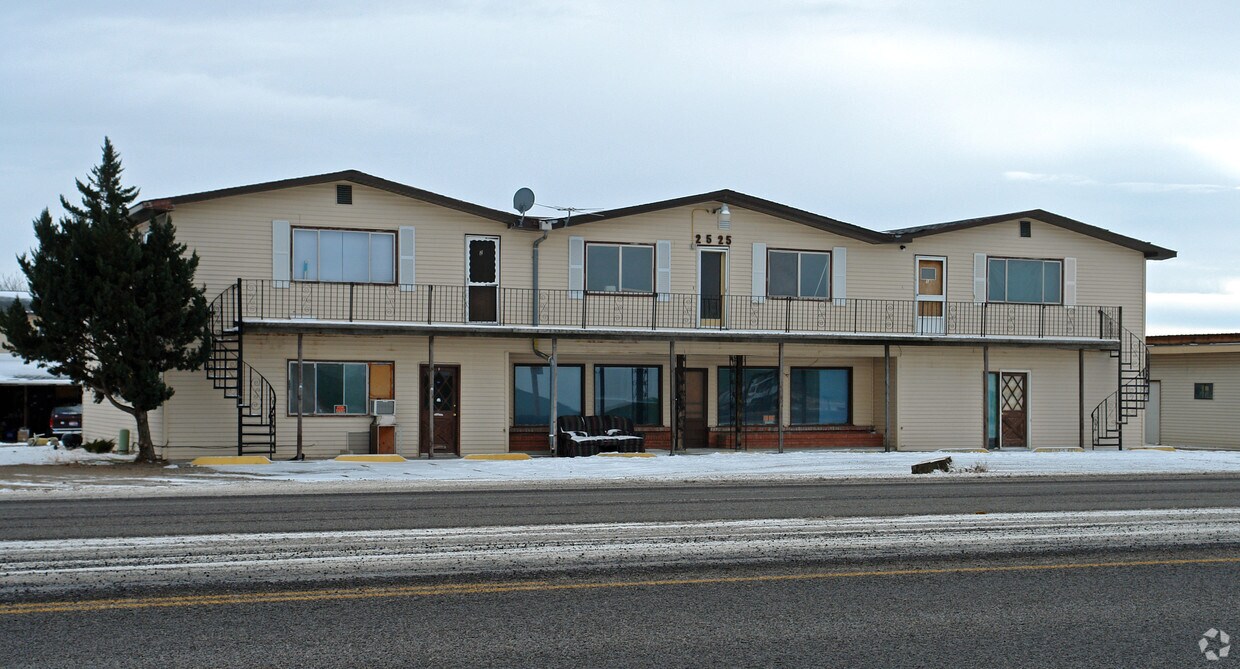 Building B Apartments in Mountain Home, ID