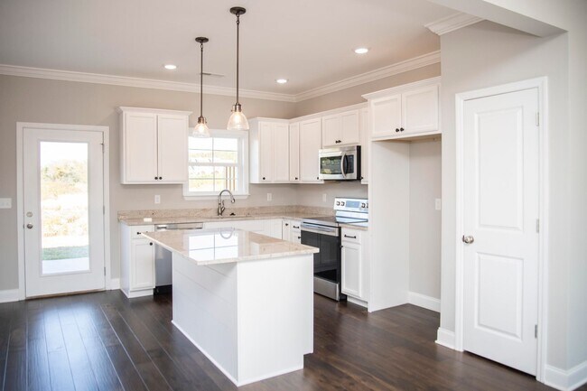 Building Photo - Bellingham Cove Townhome!