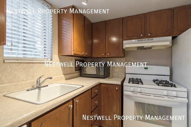 Building Photo - $250 OFF 1ST MONTH'S RENT - Charming Studi...