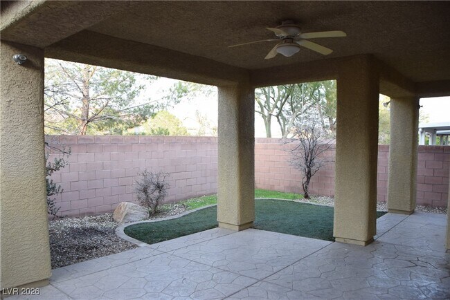 Foto del edificio - 60 Dark Creek Ave