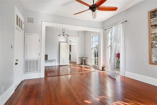 Foto del edificio - 1703 Coliseum Street Unit 2
