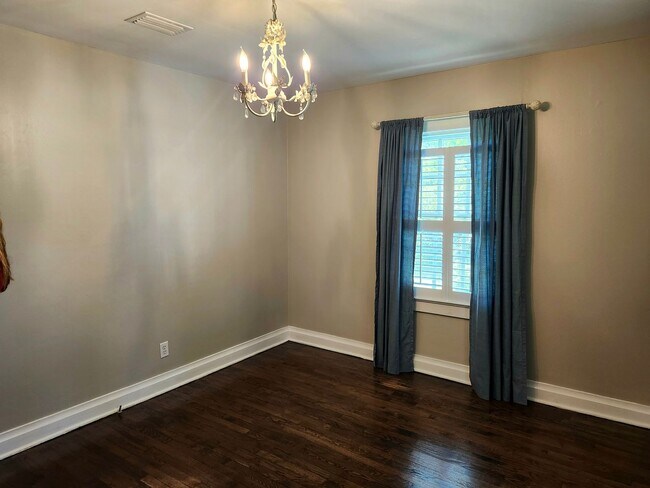 Foto del edificio - ****AVAILABLE NOW****