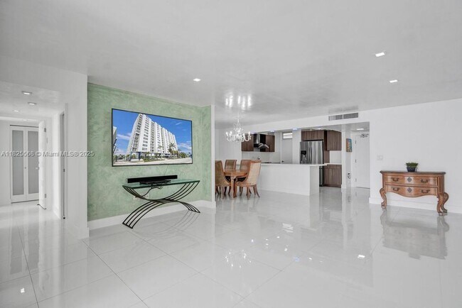 Foto del edificio - 6450 Collins Ave