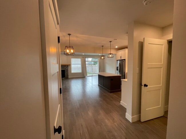 Building Photo - 100 Blackburn Pl