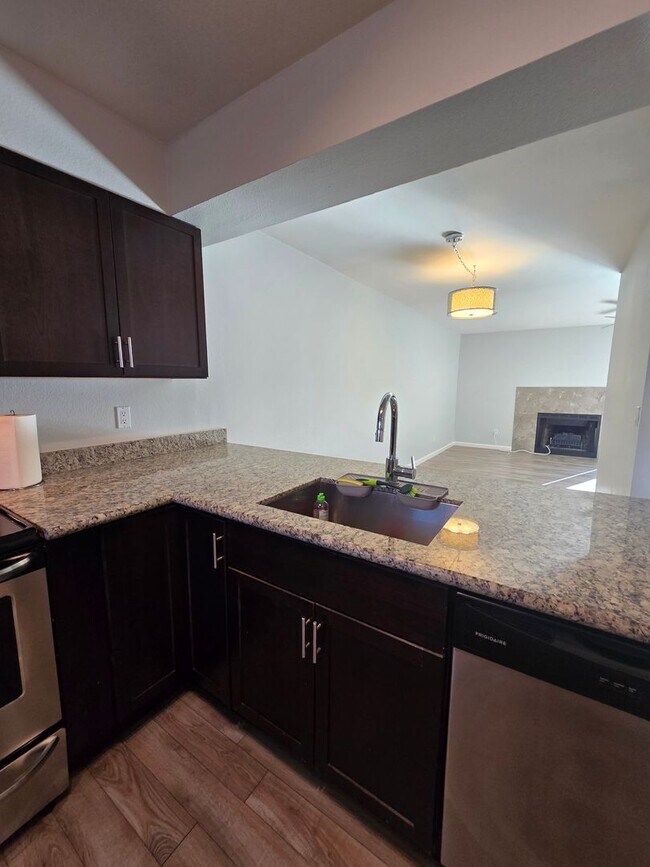 Foto del edificio - Wonderful Mountain Meadows "end unit"