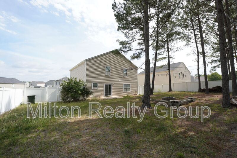 Building Photo - 448 Botanical Ct