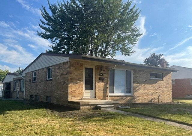 Primary Photo - 13565 Spruce St
