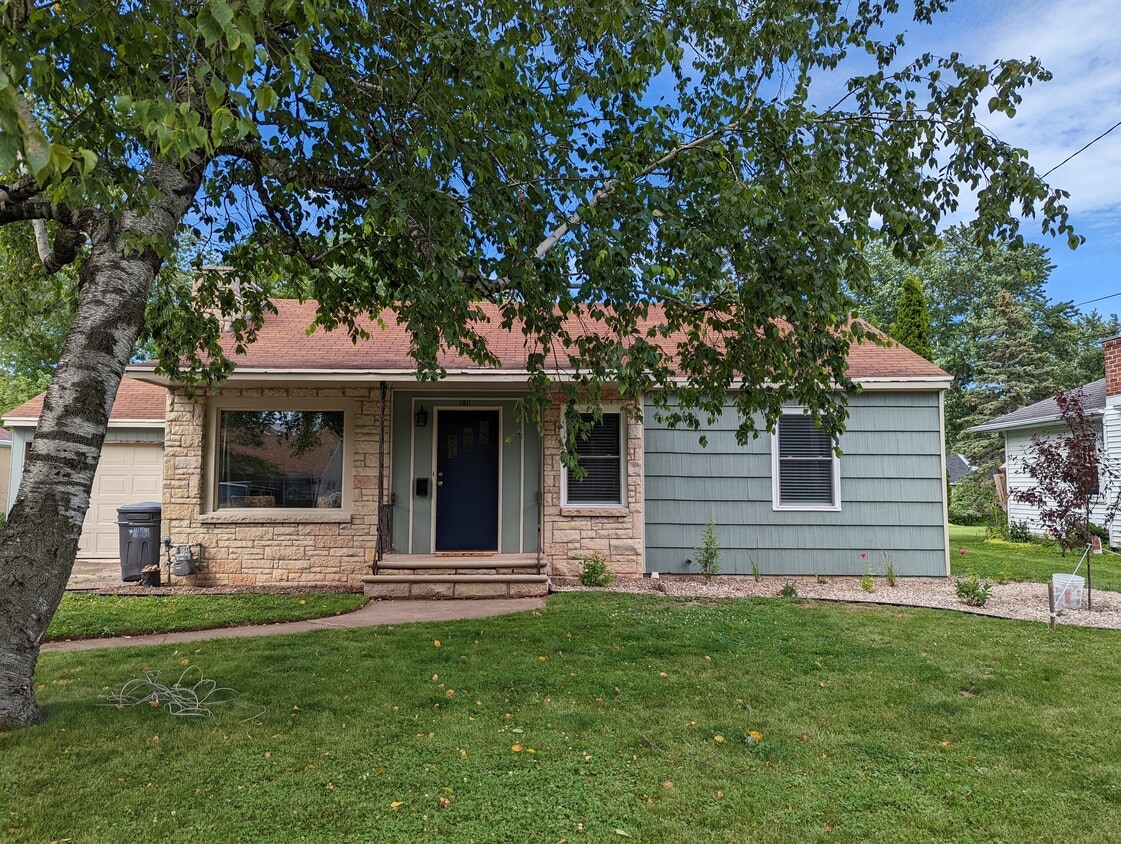 Front of the house - 1311 Garland St