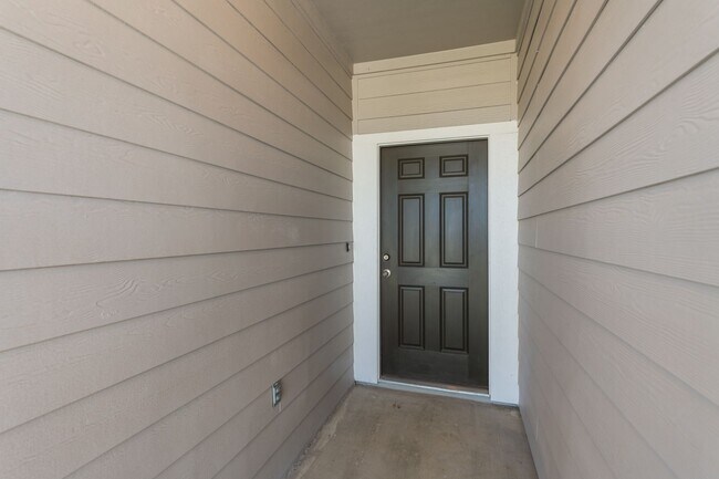 Building Photo - 200 Rubrum Rd