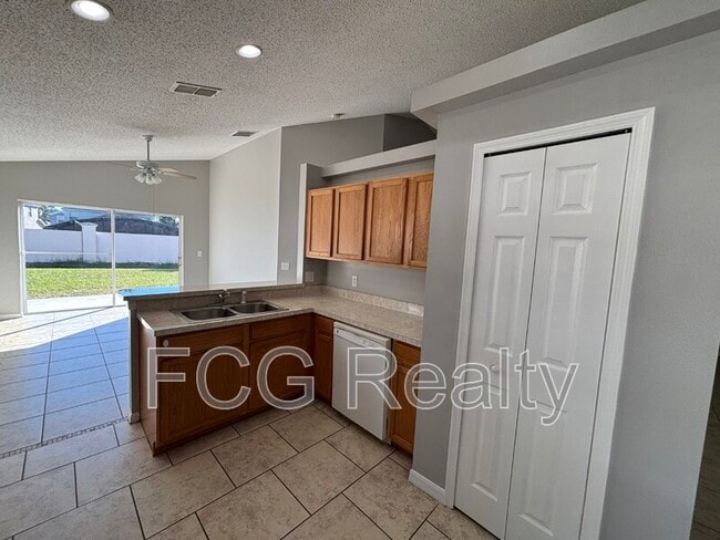 Foto del edificio - 715 Piermont Dr