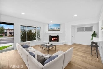 Building Photo - 526 Irvine Ave