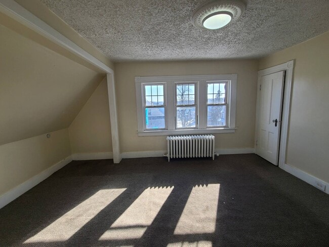 Building Photo - 236 Hillside Ave