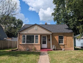 Building Photo - 459 S Nelson Ave