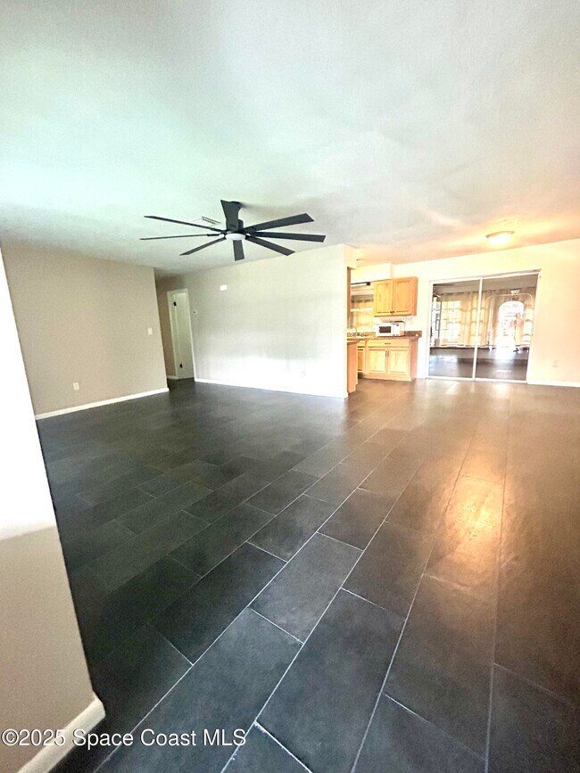 Foto del edificio - 217 Gladiola Rd NE