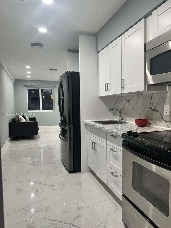 Foto del edificio - 4960 SW 28th Terrace