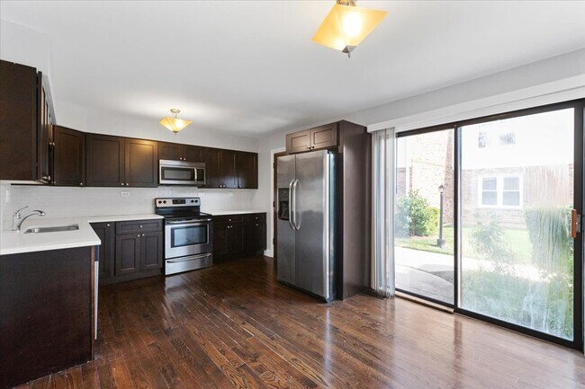 Building Photo - 1772 Pickwick Ln