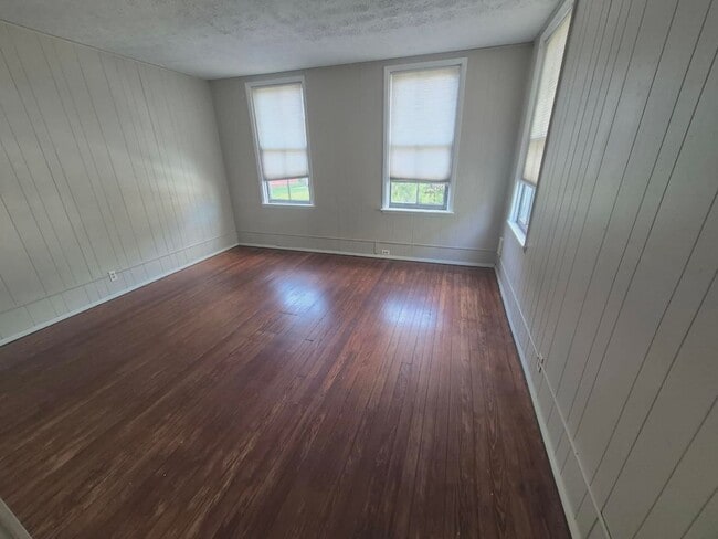 Foto del edificio - 417 Emma St