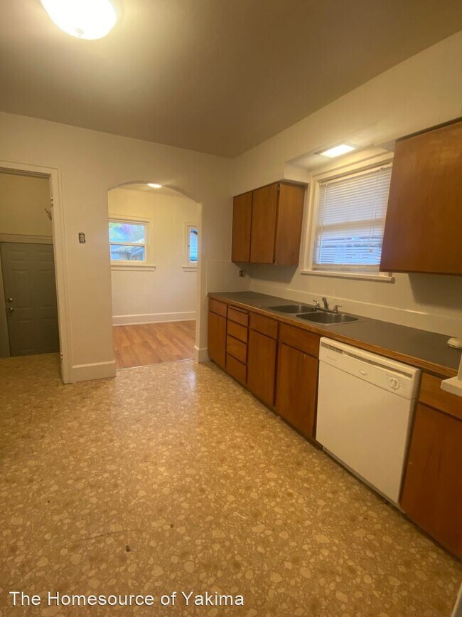 Foto del edificio - 3 br, 1 bath House - 606 S 18th Avenue