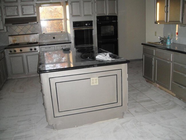 Building Photo - 19 Dolphin Ln