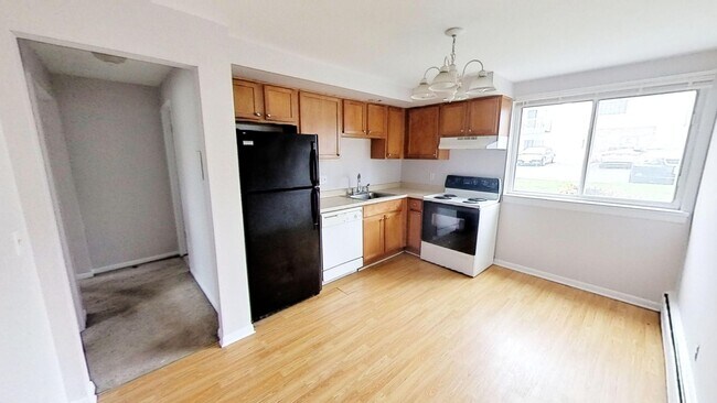 Building Photo - 8 Hickory Manor Dr